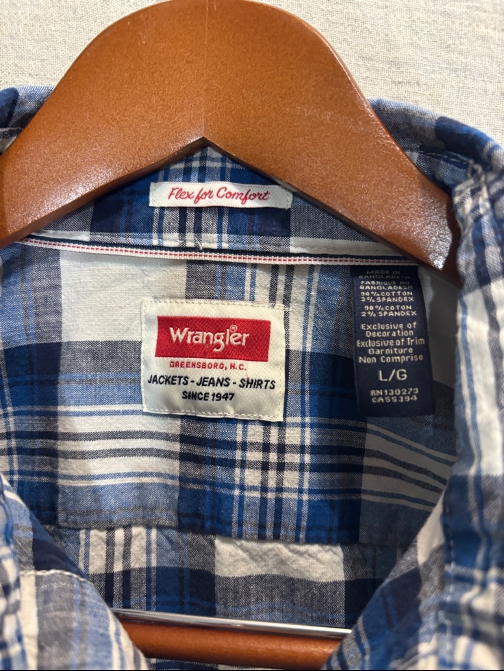 Wrangler Blue and White Plaid Button-Down Shirt - Picture 2 of 8